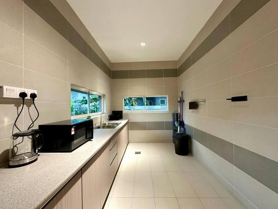 Luxe Homestay, - Pool, 18 Pax *