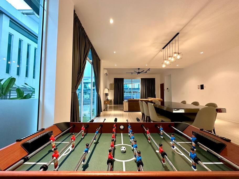 Luxe Homestay, - Pool, 18 Pax Holiday home *