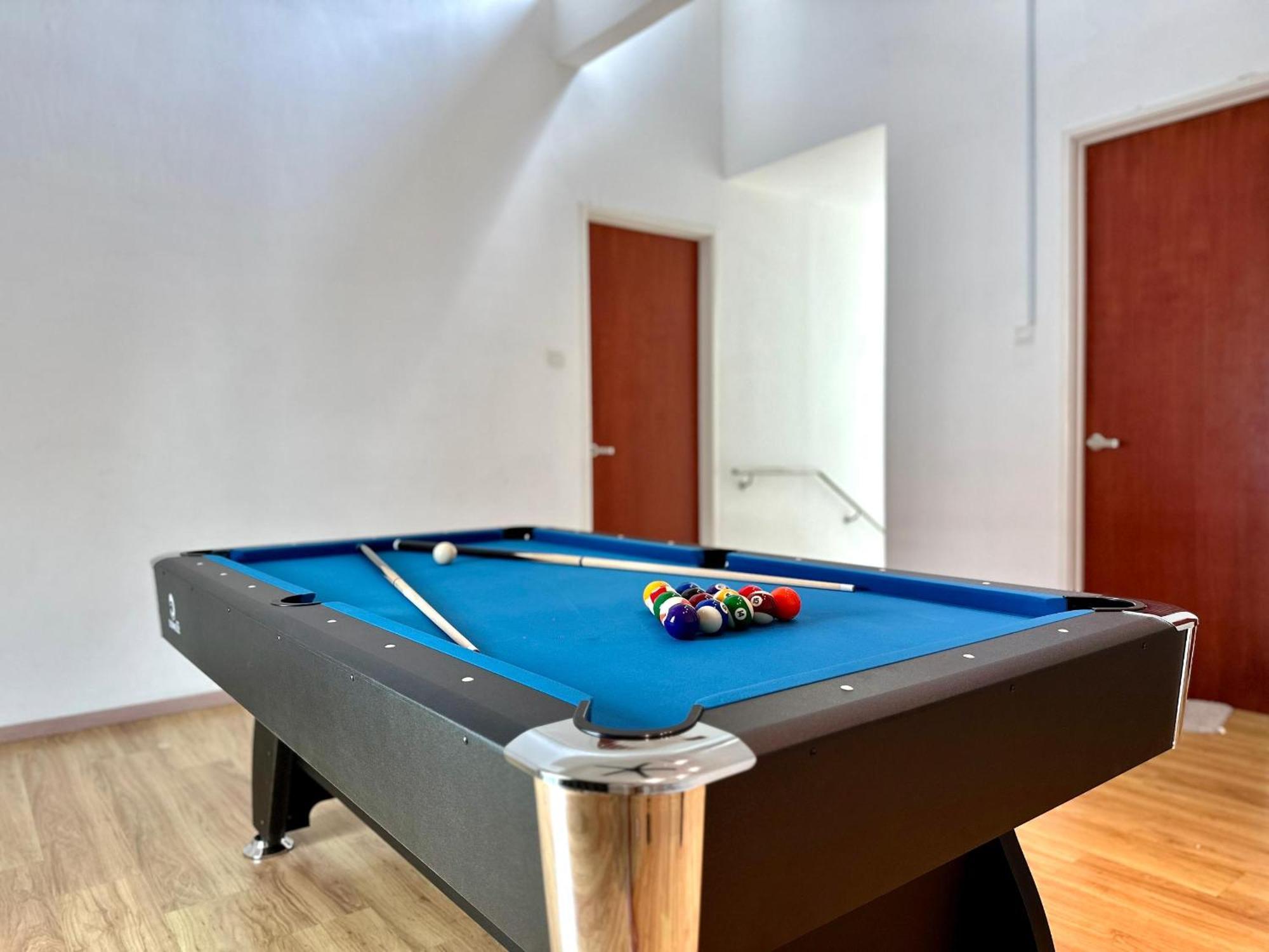 Luxe Homestay, - Pool, 18 Pax *